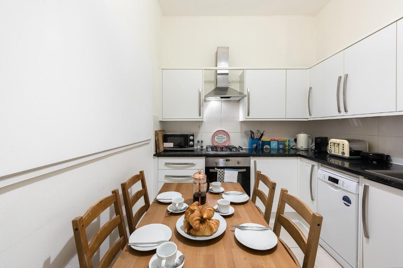 Heart Of Ealing Apartment With Garden London Exterior foto
