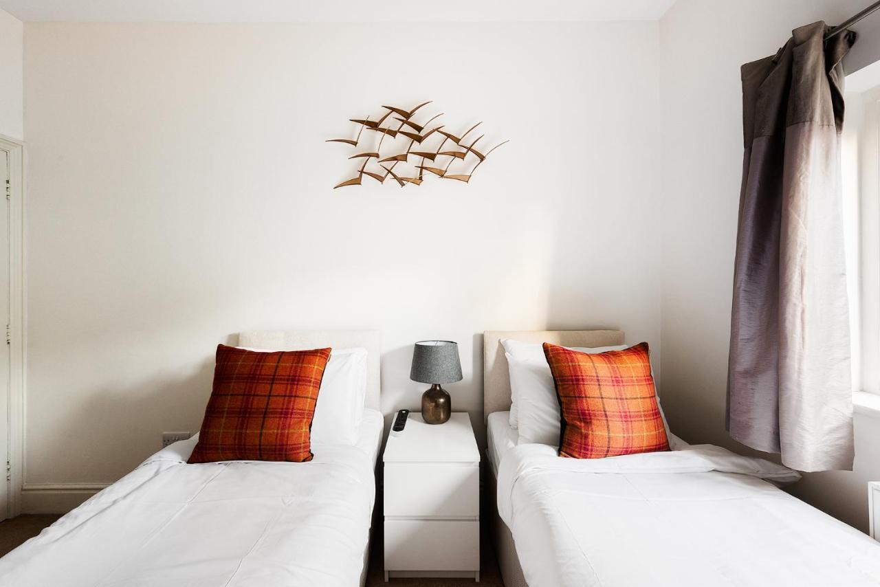 Heart Of Ealing Apartment With Garden London Exterior foto