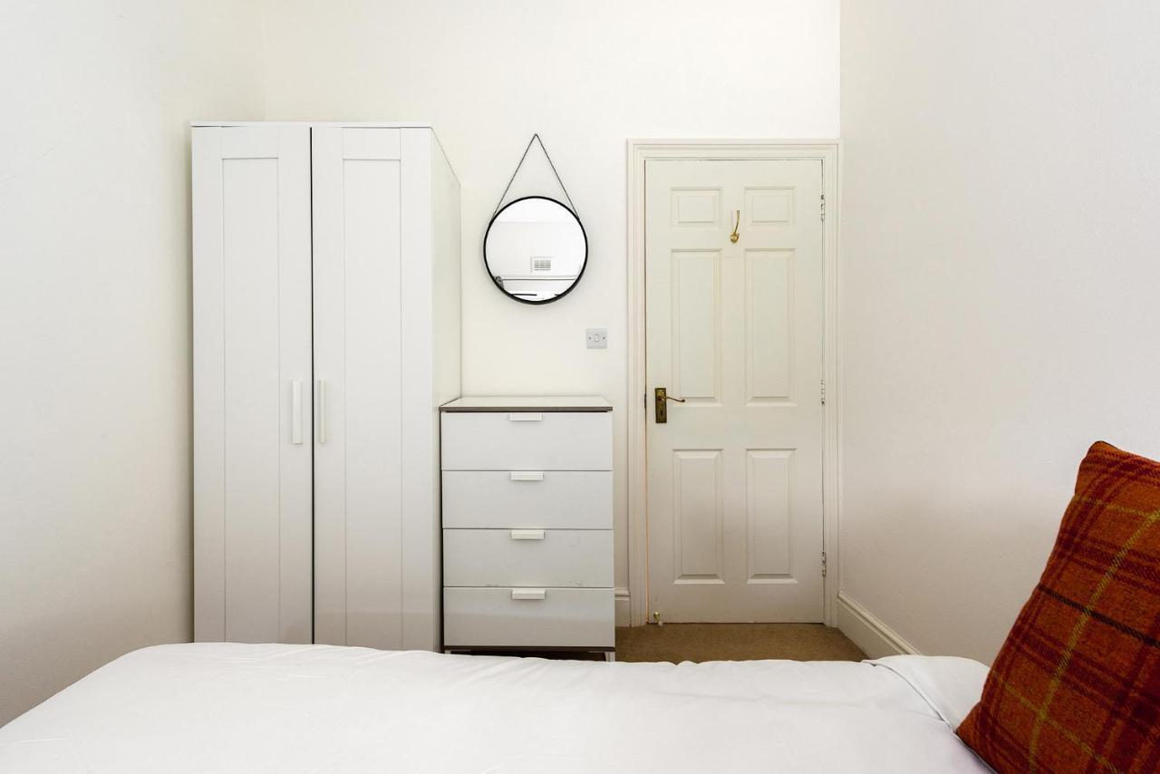 Heart Of Ealing Apartment With Garden London Exterior foto
